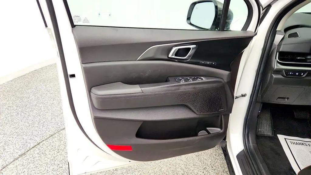 2026 Kia Carnival - $40,995