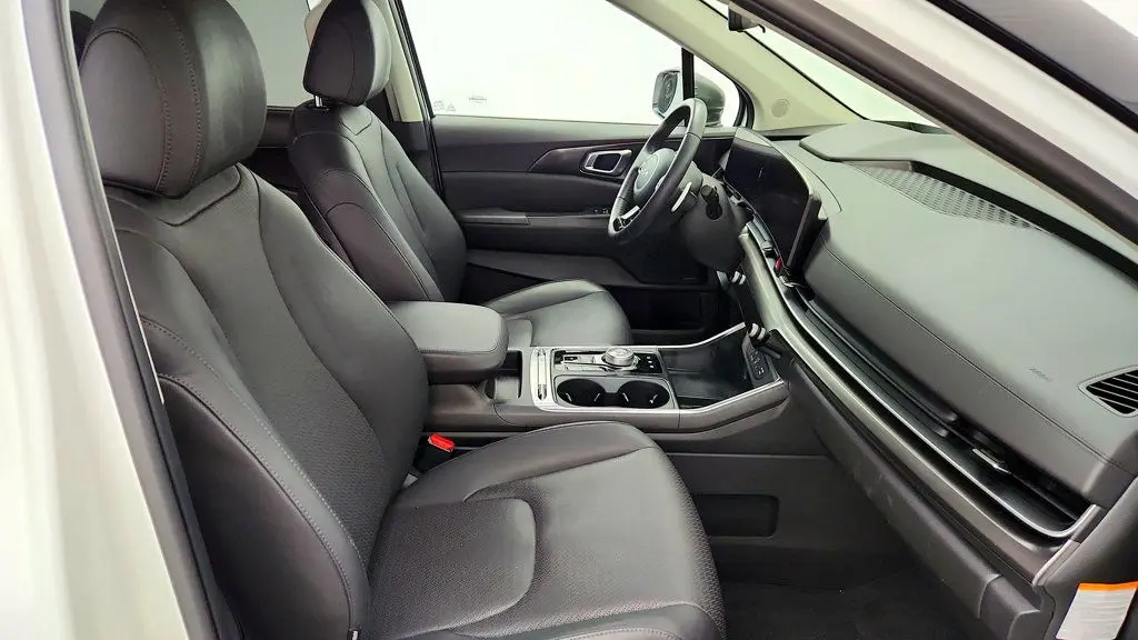 2026 Kia Carnival - $40,995