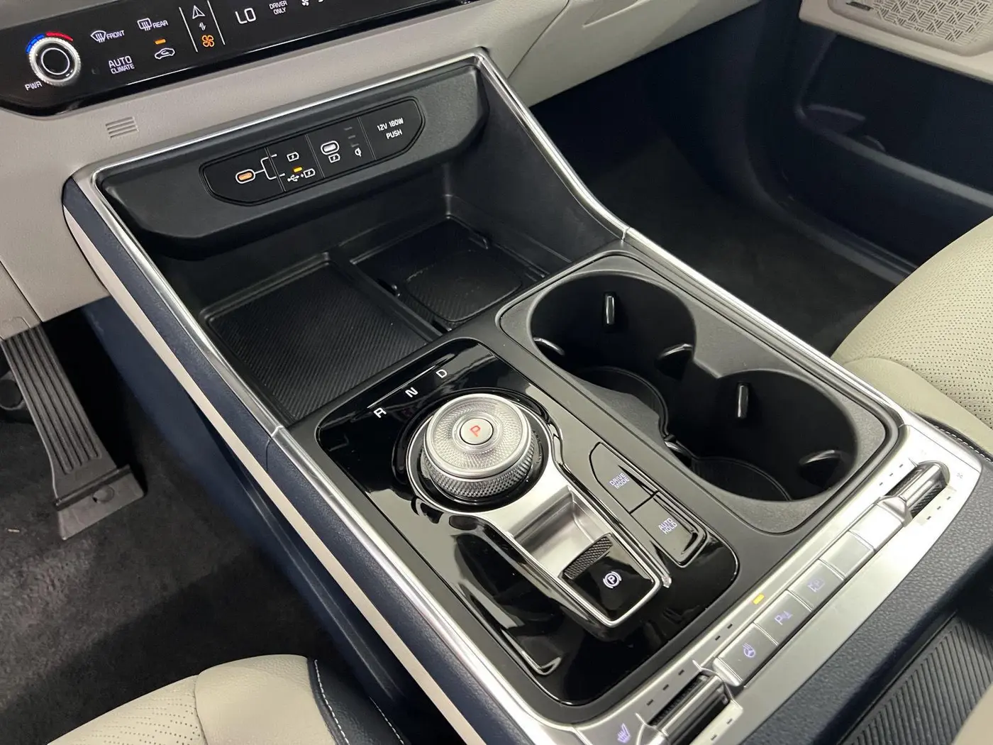 2026 Kia Carnival - $42,998