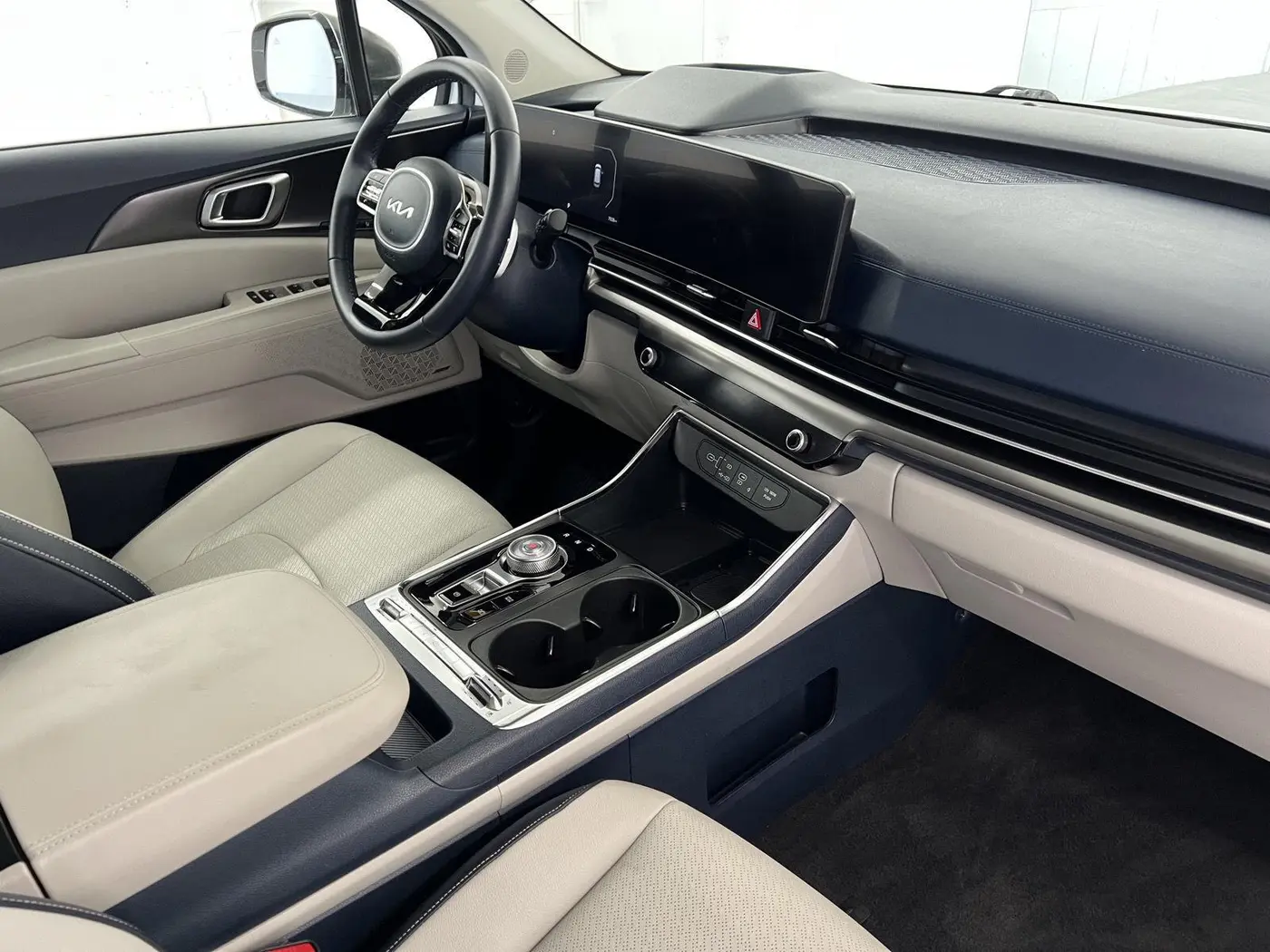 2026 Kia Carnival - $42,998