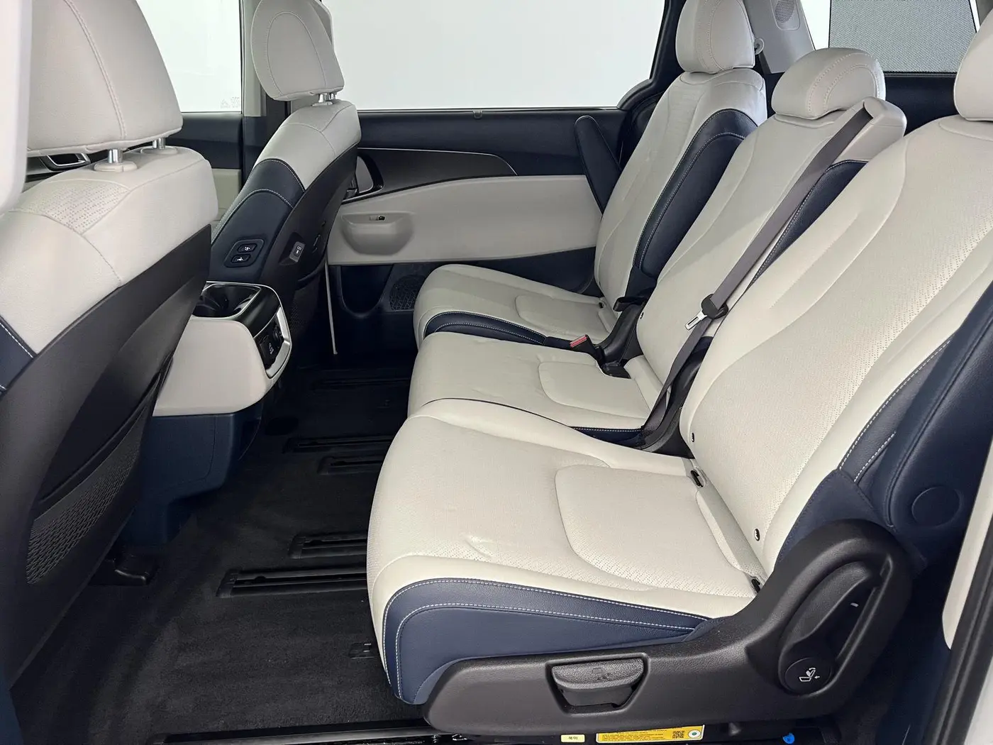 2026 Kia Carnival - $42,998