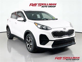 2021 Kia Sportage with Clear White Exterior