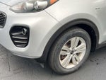 2017 Sportage Thumbnail 9
