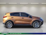 2017 Sportage Thumbnail 8