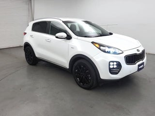 2018 Kia Sportage with Snow White Pearl Exterior