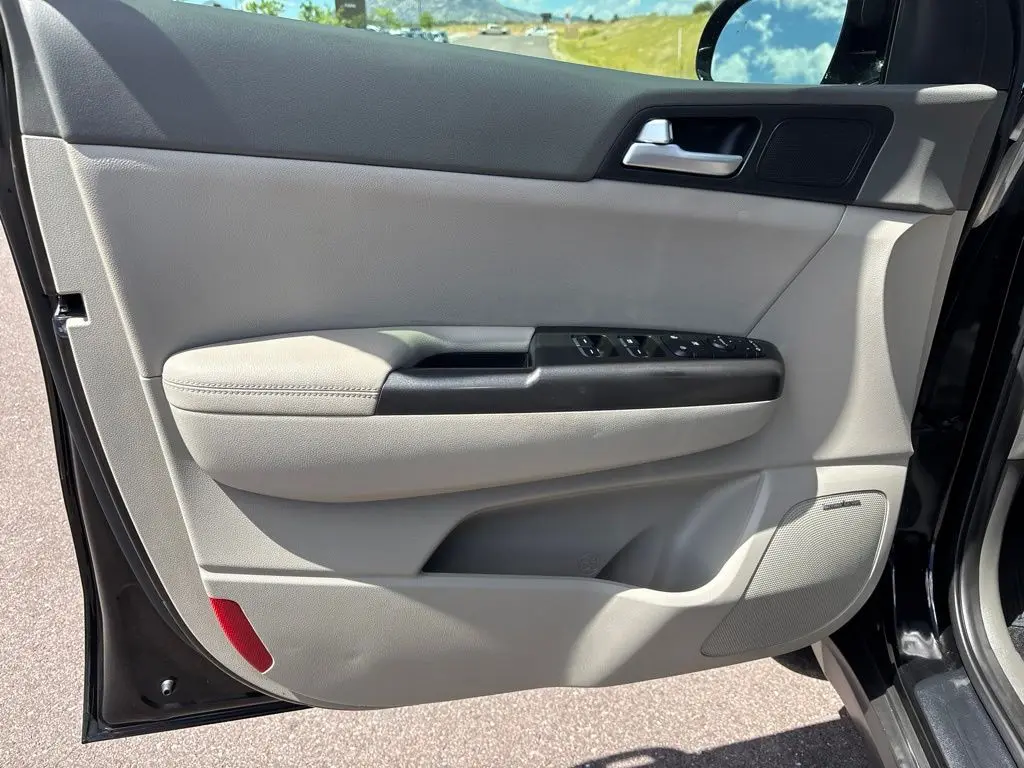 2017 Kia Sportage - $13,981