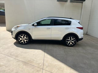 2018 Kia Sportage with Snow White Pearl Exterior