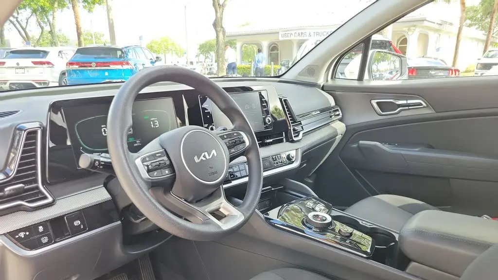 2023 Kia Sportage Hybrid LX