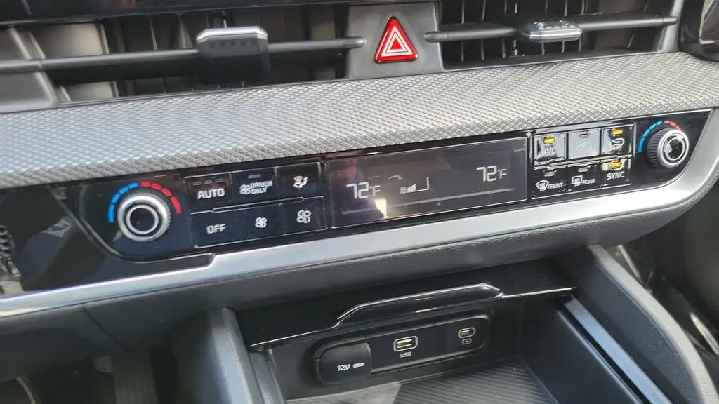 2023 Kia Sportage Hybrid LX