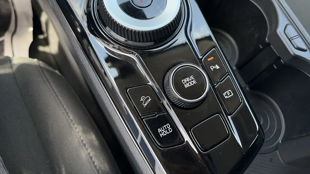2025 Kia Sportage Hybrid LX
