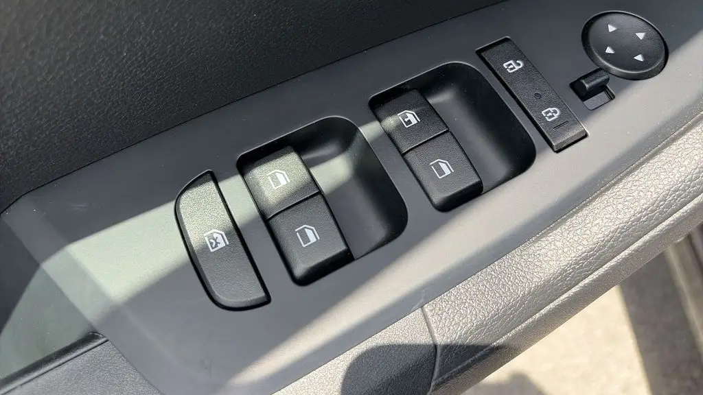 2025 Kia Sportage Hybrid LX
