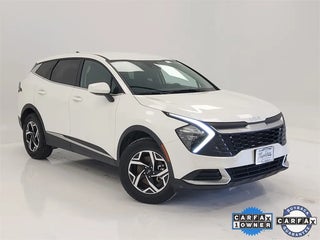 2023 Kia Sportage with Snow White Pearl Exterior