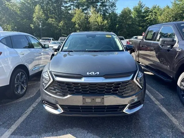 2024 Kia Sportage LX — photo 1 of 10