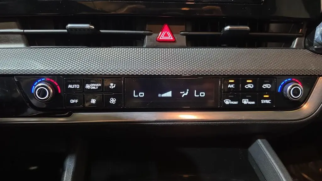 2024 Kia Sportage Hybrid LX