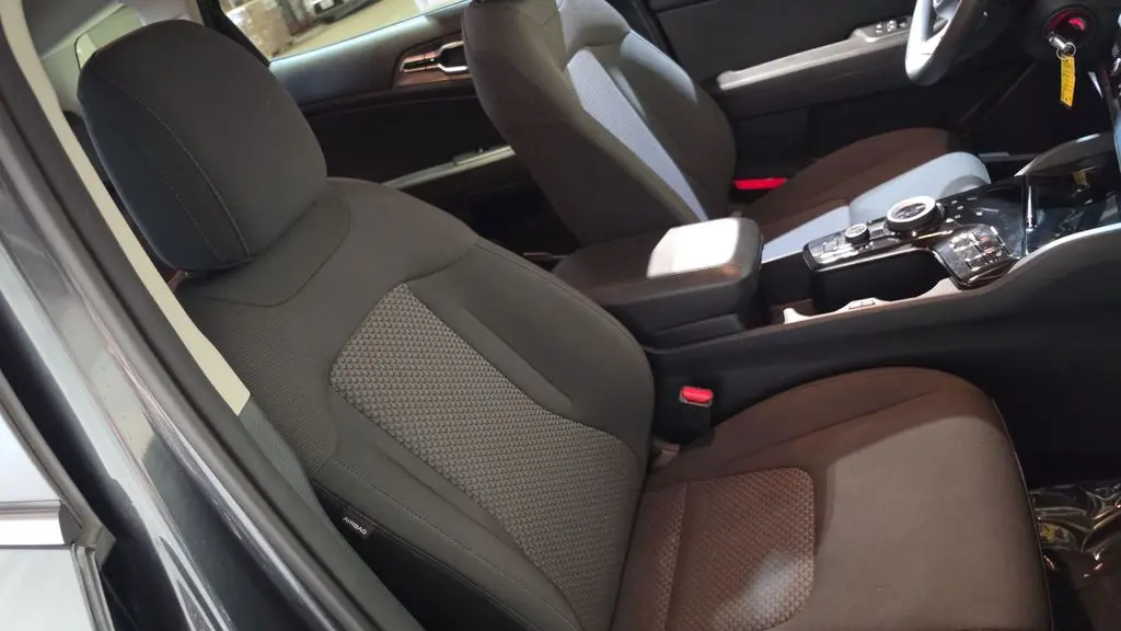 2024 Kia Sportage Hybrid LX