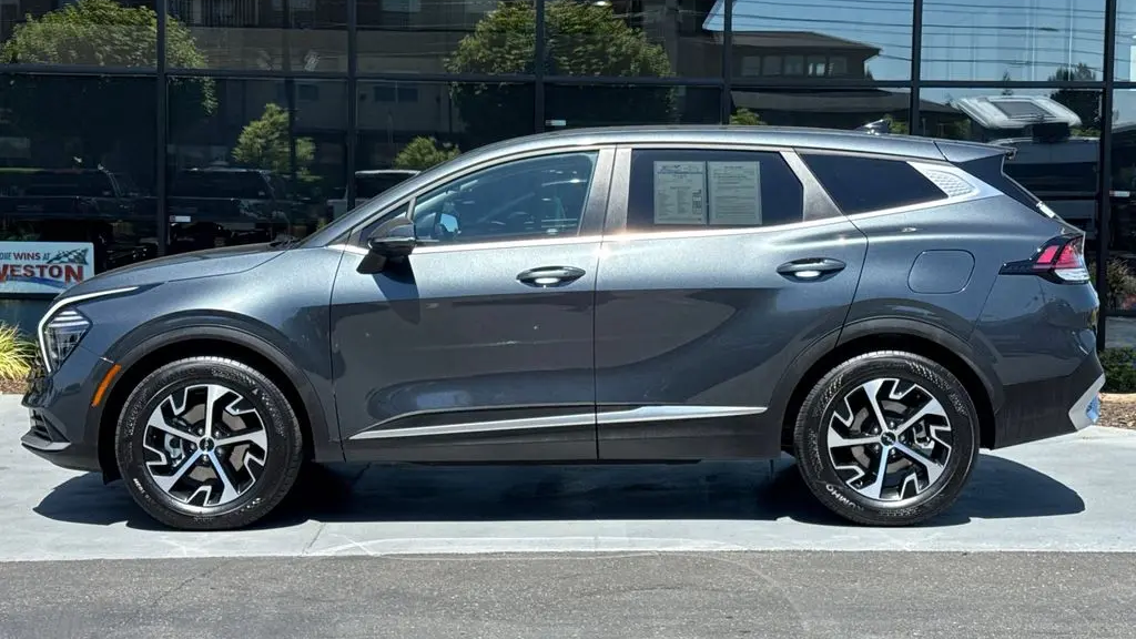 2025 Kia Sportage EX