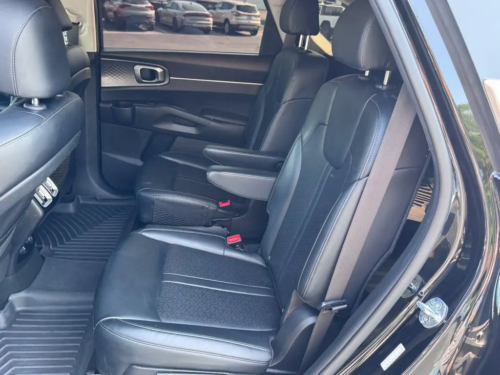 2022 Kia Sorento - $20,000