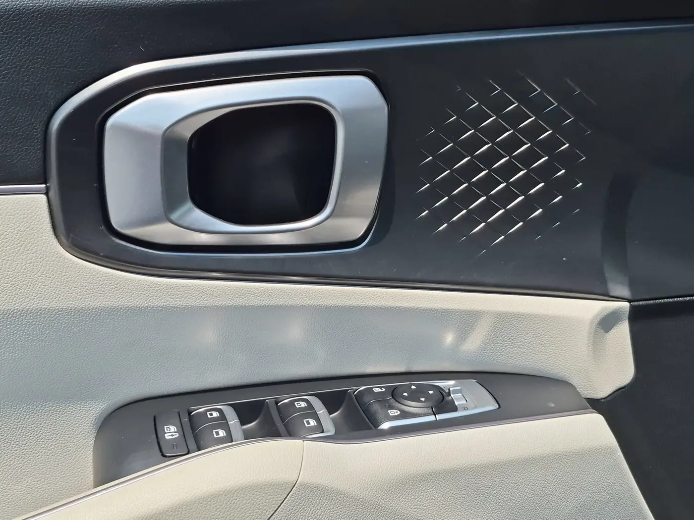 2022 Kia Sorento - $21,810