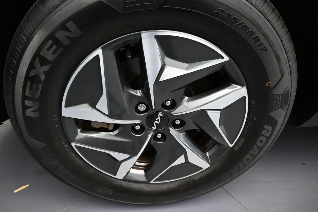 2023 Kia Sorento - $28,401