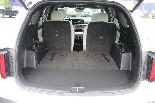 2025 Kia Sorento - $32,490
