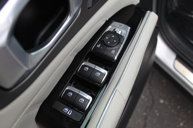 2025 Kia Sorento - $32,490