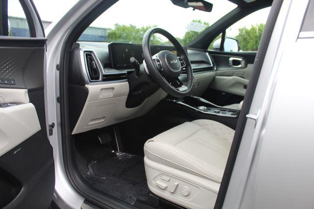 2025 Kia Sorento - $32,490