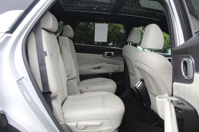 2025 Kia Sorento - $32,490