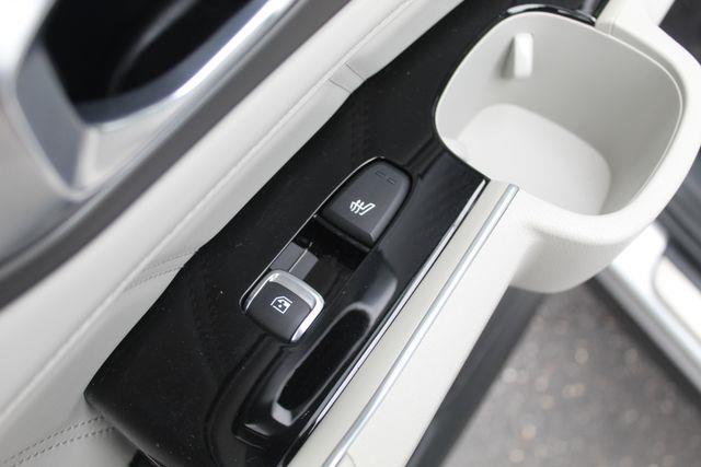 2025 Kia Sorento - $32,490