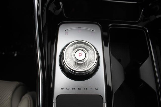 2025 Kia Sorento - $32,490