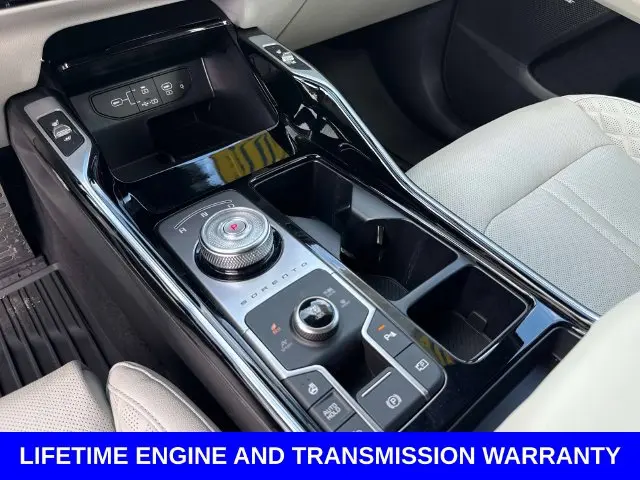 2025 Kia Sorento - $35,800