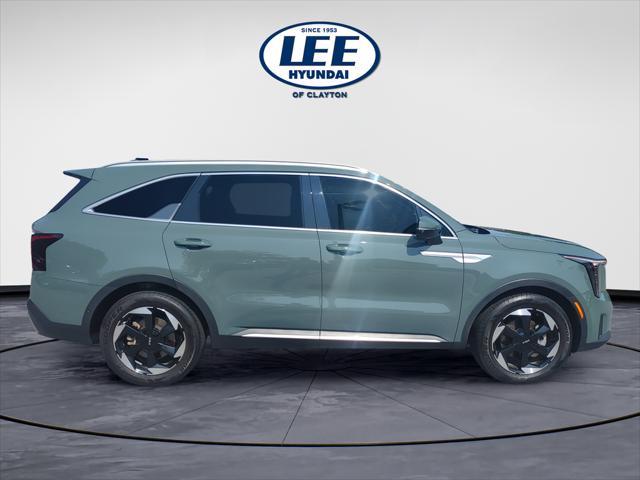 2025 Kia Sorento - $34,995