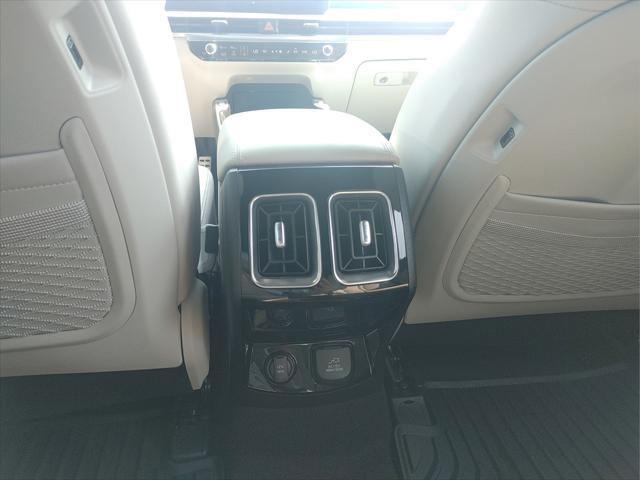 2025 Kia Sorento - $34,995