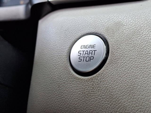 2023 Kia Sorento - $32,000