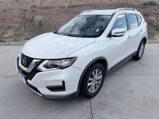 2018 Nissan Rogue with Pearl White Exterior