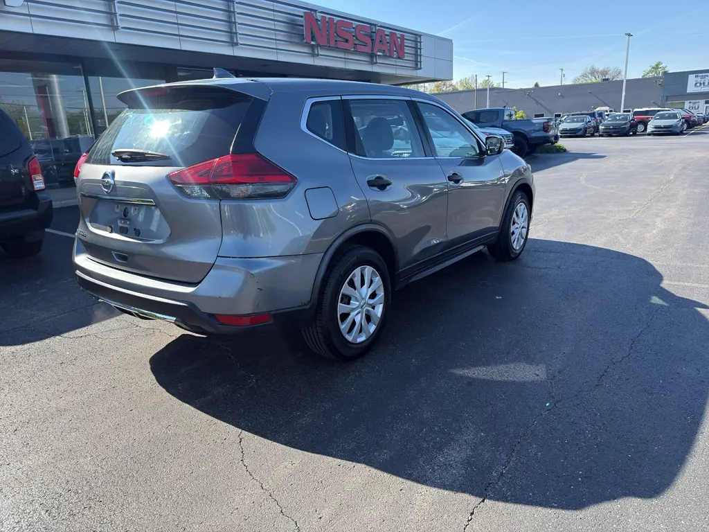 2017 Nissan Rogue - $8,995