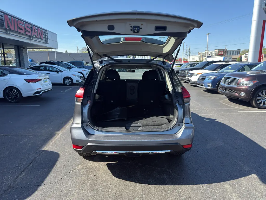 2017 Nissan Rogue - $8,995