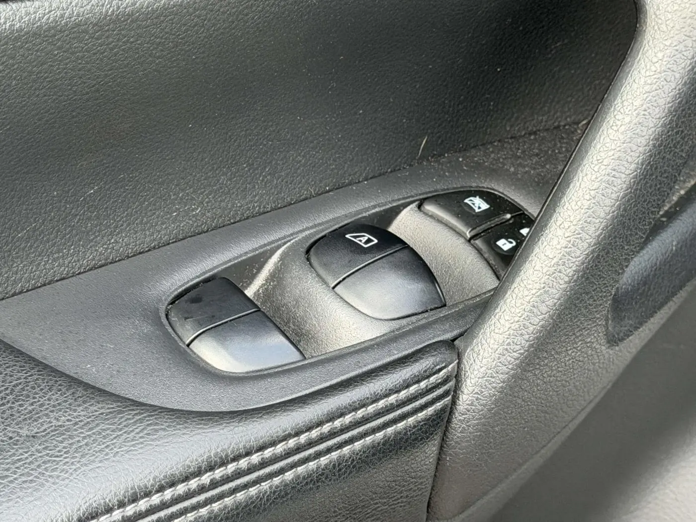2015 Nissan Rogue - $12,348