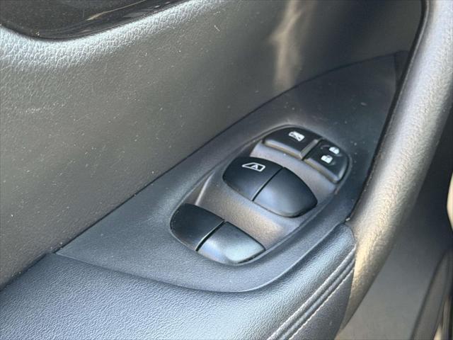 2018 Nissan Rogue - $12,738
