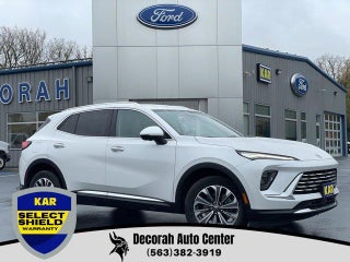 2024 Buick Envision with White Frost Tricoat Exterior