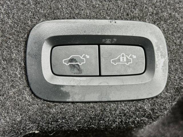 2023 Volvo S90 - $35,998