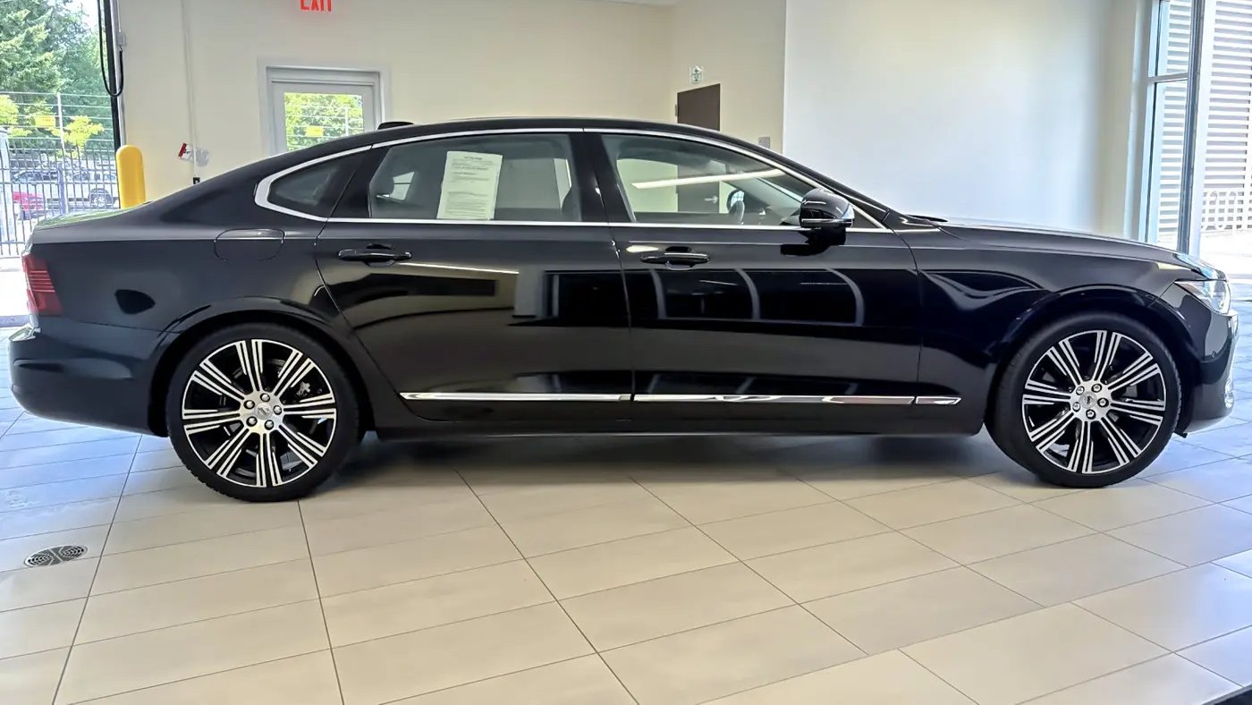 2023 Volvo S90 B6 Plus