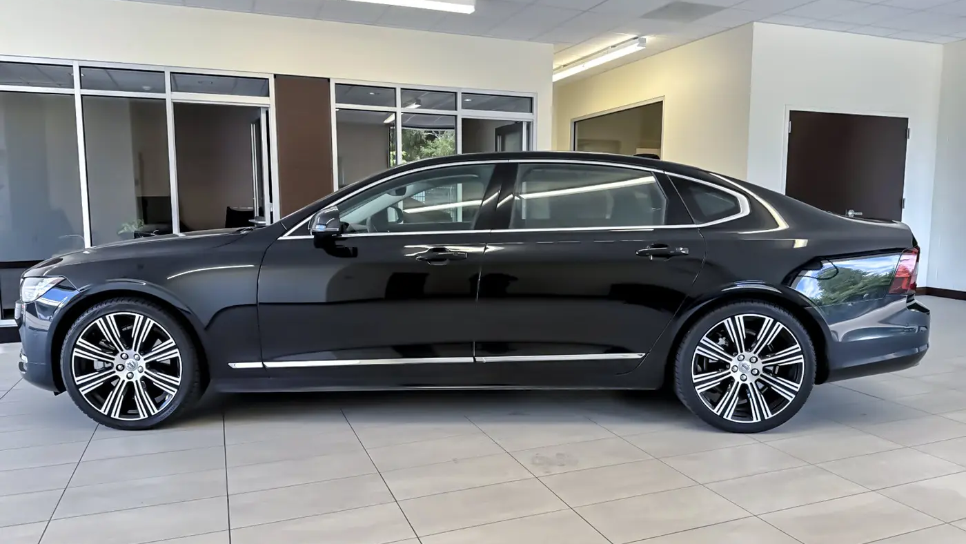 2023 Volvo S90 B6 Plus