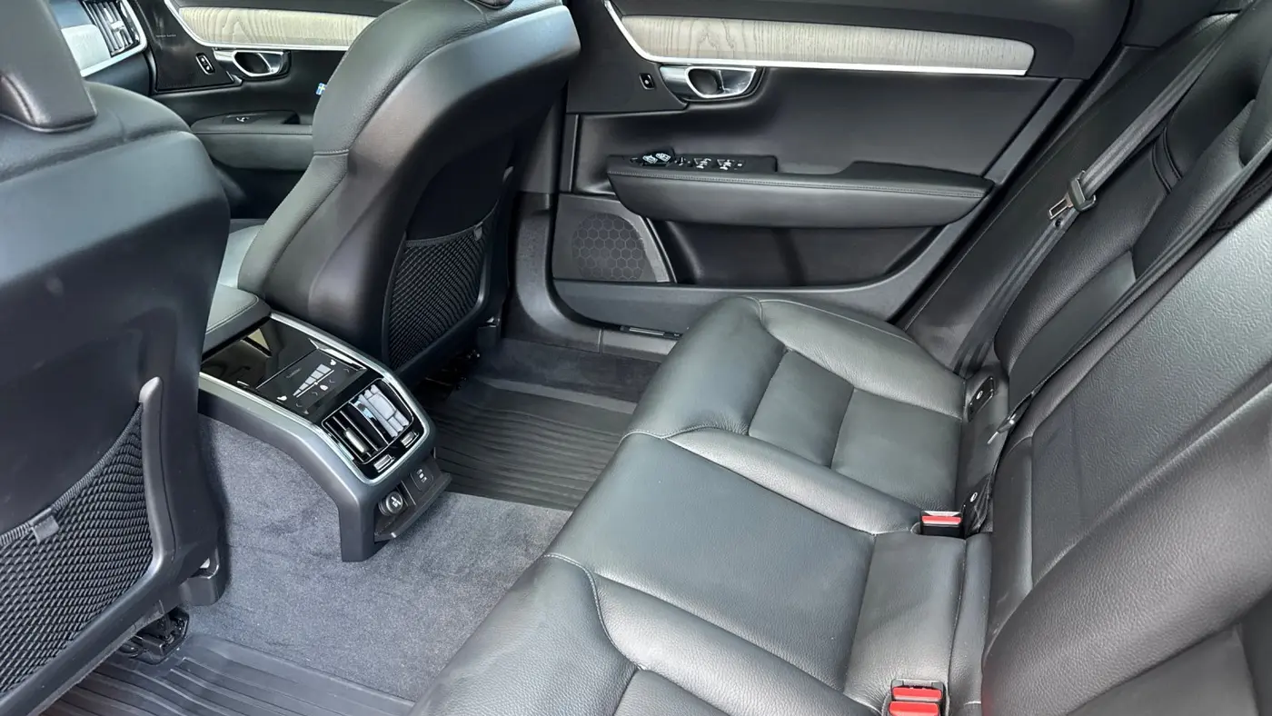2023 Volvo S90 B6 Plus