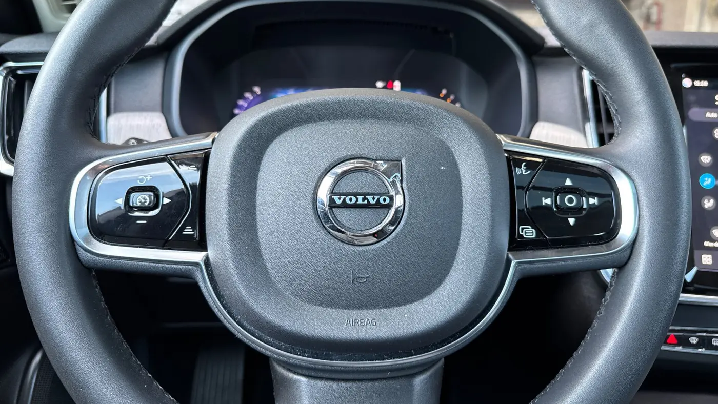 2023 Volvo S90 B6 Plus
