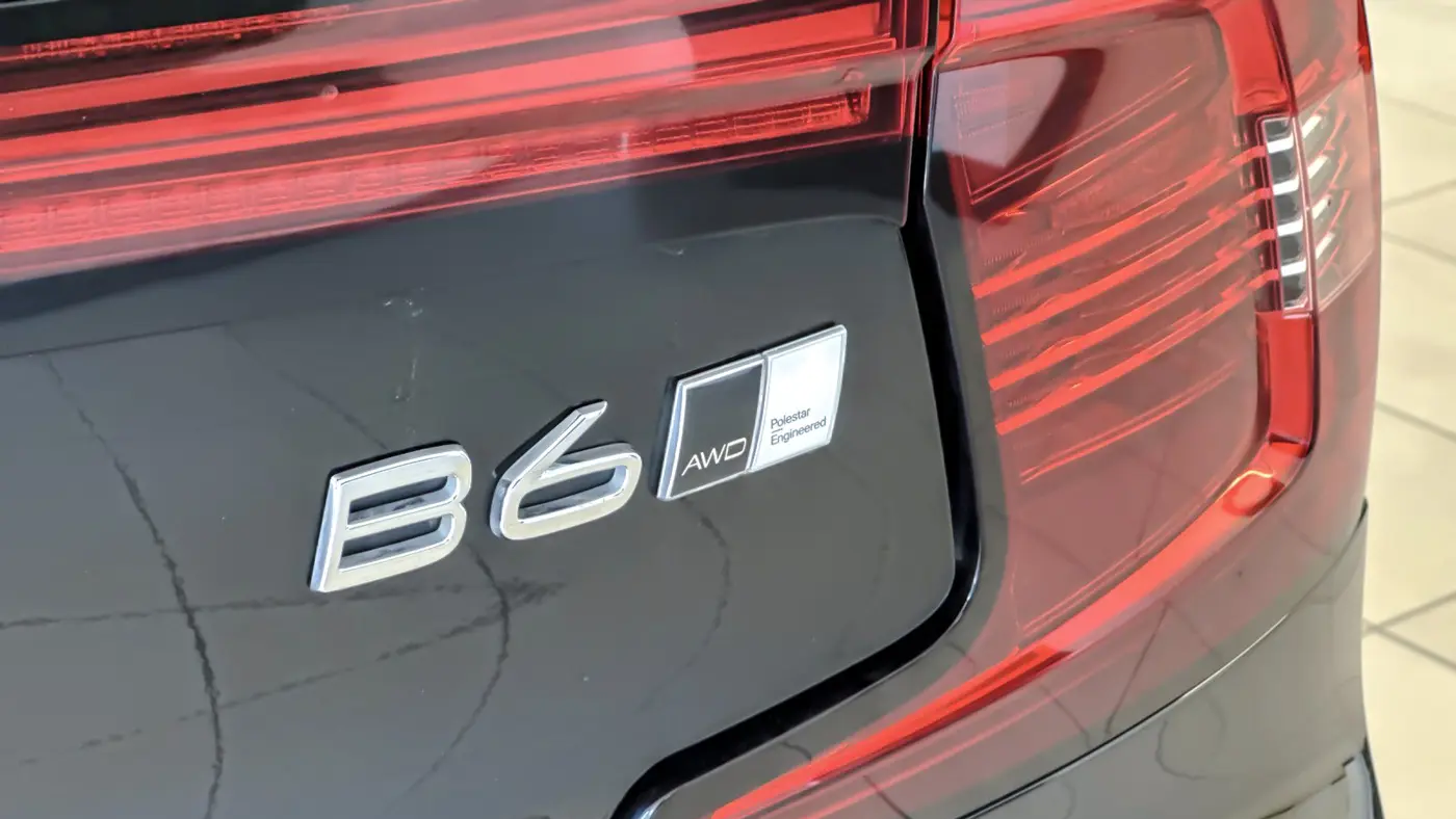 2023 Volvo S90 B6 Plus