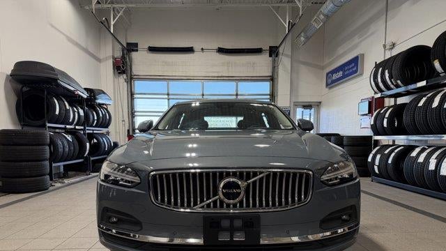 2023 Volvo S90 B6 Plus