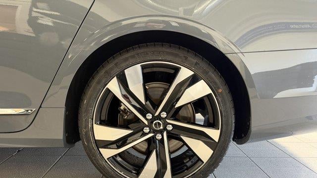 2023 Volvo S90 B6 Plus