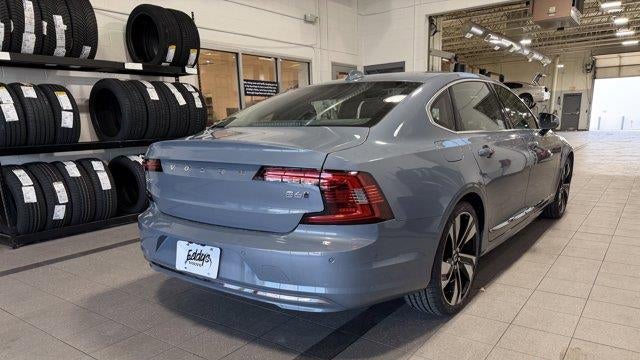 2023 Volvo S90 B6 Plus