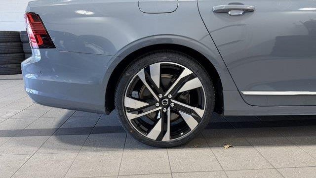 2023 Volvo S90 B6 Plus
