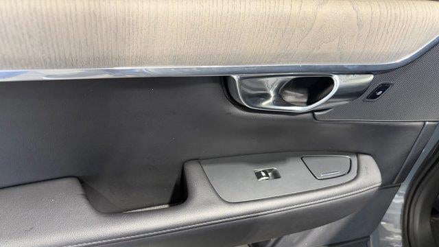 2023 Volvo S90 B6 Plus